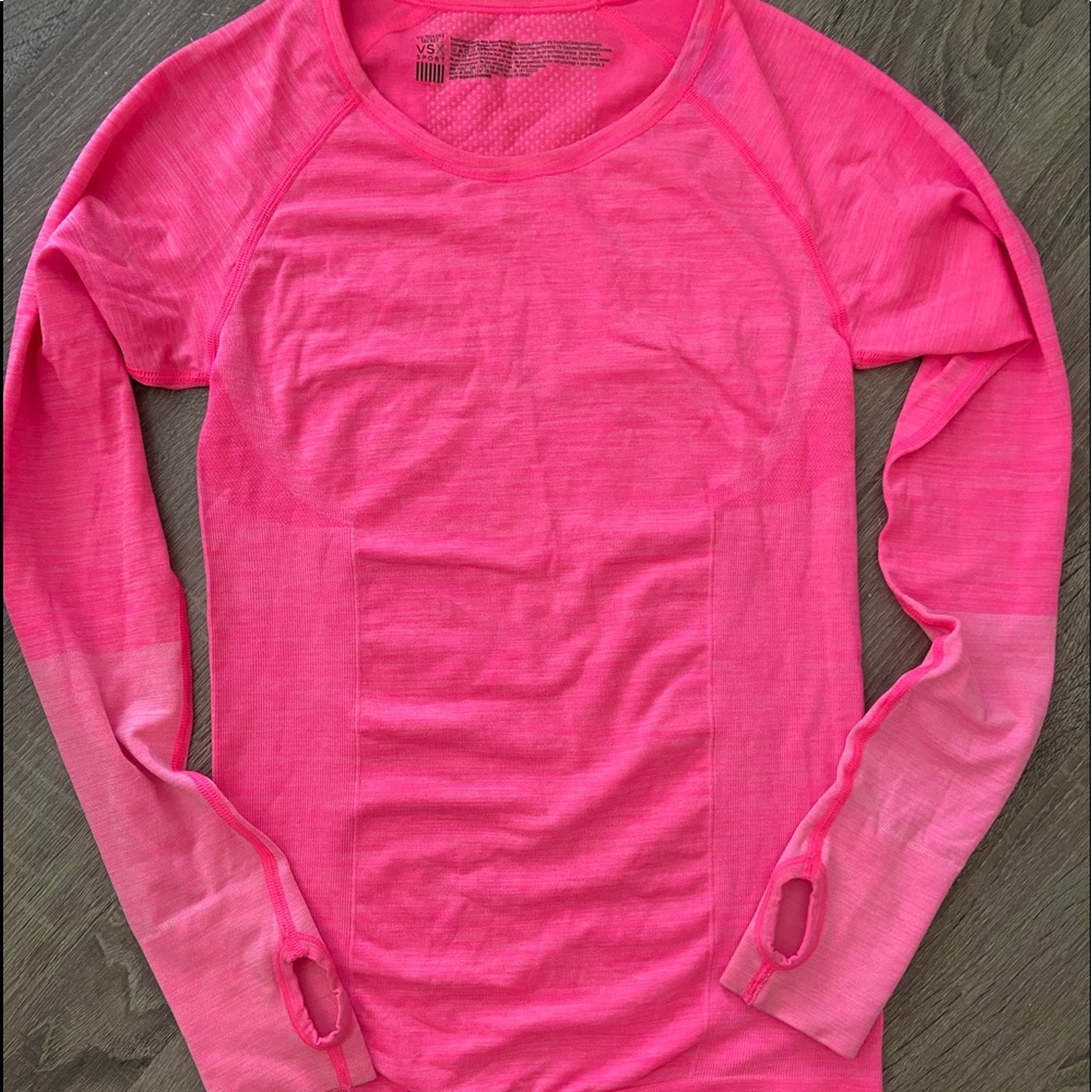 🍑5 FOR $25 SALE Victoria’s Secret VSX Top